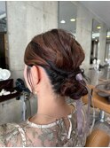 お呼ばれヘアセット大人可愛いシニヨンリボンヘアアレンジ