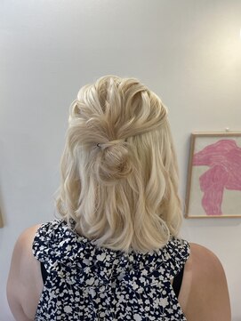 ヘアメイクアンドセットサロン リッコ(Hair make&set salon Ricco) ハーフアップカチモリ