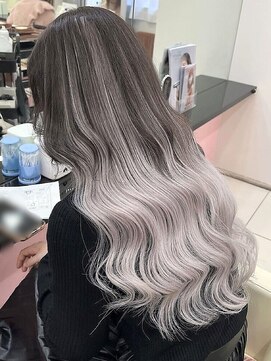 シーズン 大阪(SEASON) 【エクステ】グラデーション/シルバーアッシュ/大阪梅田駅