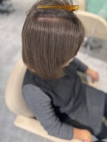 レヴリー(reverie)&nbsp;白髪ぼかしカラー白髪ぼかしハイライトショートボブ50代60代