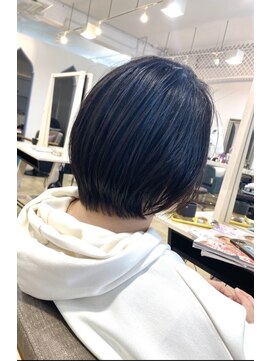 アンジュベイナハ (Ange Bay NAHA) ショートボブ×ツンツンならない縮毛矯正