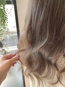 バーベナ(VERBENA) 【VERBENA】ハイライトで作る透け感グレージュ