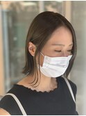 オリーブベージュ