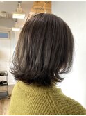 外ハネヘア×白髪染め落とし