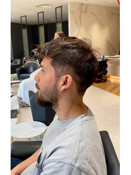 ウノプリール 西梅田ハービスプラザ店(uno pulir) men's cut /English ok /KEN