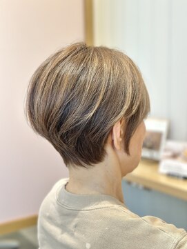 カームバイリベルタ(calm by Re:berta) 大人ショートボブハイライト40代50代