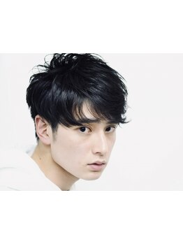 髪質を活かしたカット／ウェーブ系のパーマが人気☆