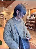 切りっぱなしボブ×ブルーカラー