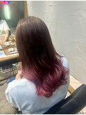 派手すぎない、でも可愛い！ピンクグラデーションで魅せる髪色