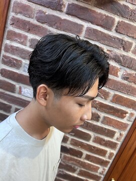 ミリオンバックス 神田店(Million Bucks) 毛流れショート/センターパート<理容室>[メンズ/床屋/神田]