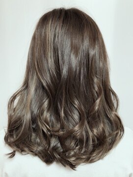 ママーム 豊田(mamarm) オフィスでも◎外国人風・透明感グレージュ