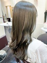 ミシェリー(misherry)&nbsp;フェミニンロングゆるふわうる艶感ウェーブ韓国風ダークアッシュ