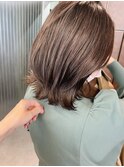 透明感のあるミルクベージュカラー
