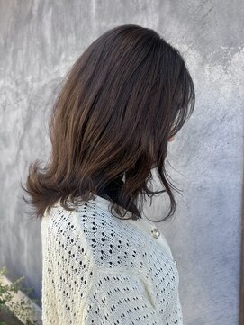 クララデアンシュシュ(Kurara de UN CHOU CHOU) グレージュカラー