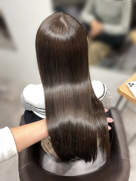 シー(SEA) ブリーチなし！透明感たっぷりダークグレージュカラー♪