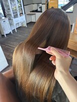 クララジャパン ホズミ(CLALA JAPAN Hozumi)&nbsp;梅雨対策に！うねりからうる艶髪へ 縮毛矯正