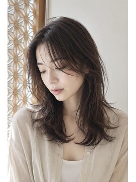 オアシスアヴェダ ザ・ペニンシュラ東京(OASIS AVEDA) セミロングレイヤーニュアンスパーマ日比谷有楽町20代30代40代