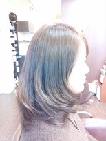 ヘアメイク ビス(Hair Make Bis.)&nbsp;セミロングのレイヤースタイル