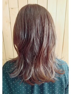 ルーツマーチン(ROOTSmartin) 外ハネミディアムスタイル