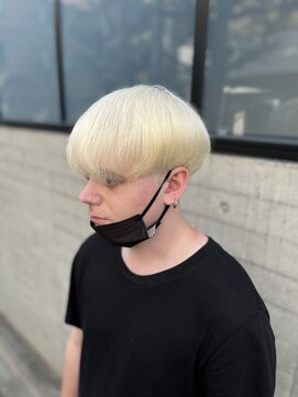 ハチマルハチ 新宿(808) ホワイトカラー^_^