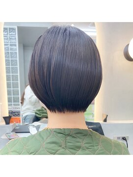 ロンドポレール 北千住(Lond polaire) 【米倉かずひさ】ショートボブ　バックシルエット