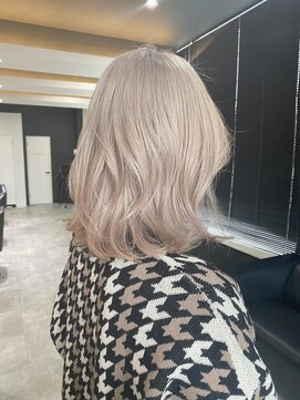 エイチ(H) ホワイトベージュ