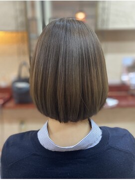 ギミック ヘア ファクトリー(gimmick hair factory) オリーブカラー艶ボブ