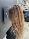 明るめデザインのバレイヤージュ