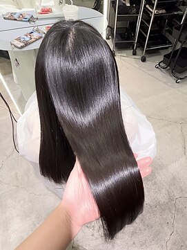 ジェム(GEM) 縮毛矯正でツヤサラスタイル