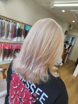 ミラシィ 成田(Mirashy) ハイライトカラーミルクティーベージュレイヤーカット