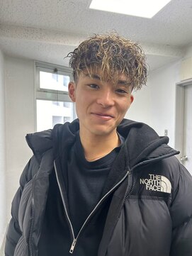 キング 高槻(K!ng) 縮毛矯正髪質改善ハイライトレイヤーカット枚方美容室エクステ