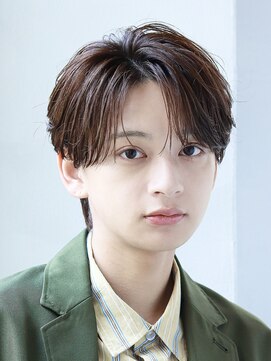 オーシャントーキョー サニー 原宿(OCEAN TOKYO Sunny) フェザーパーマセンターパートニュアンスパーマ韓国マッシュ黒髪