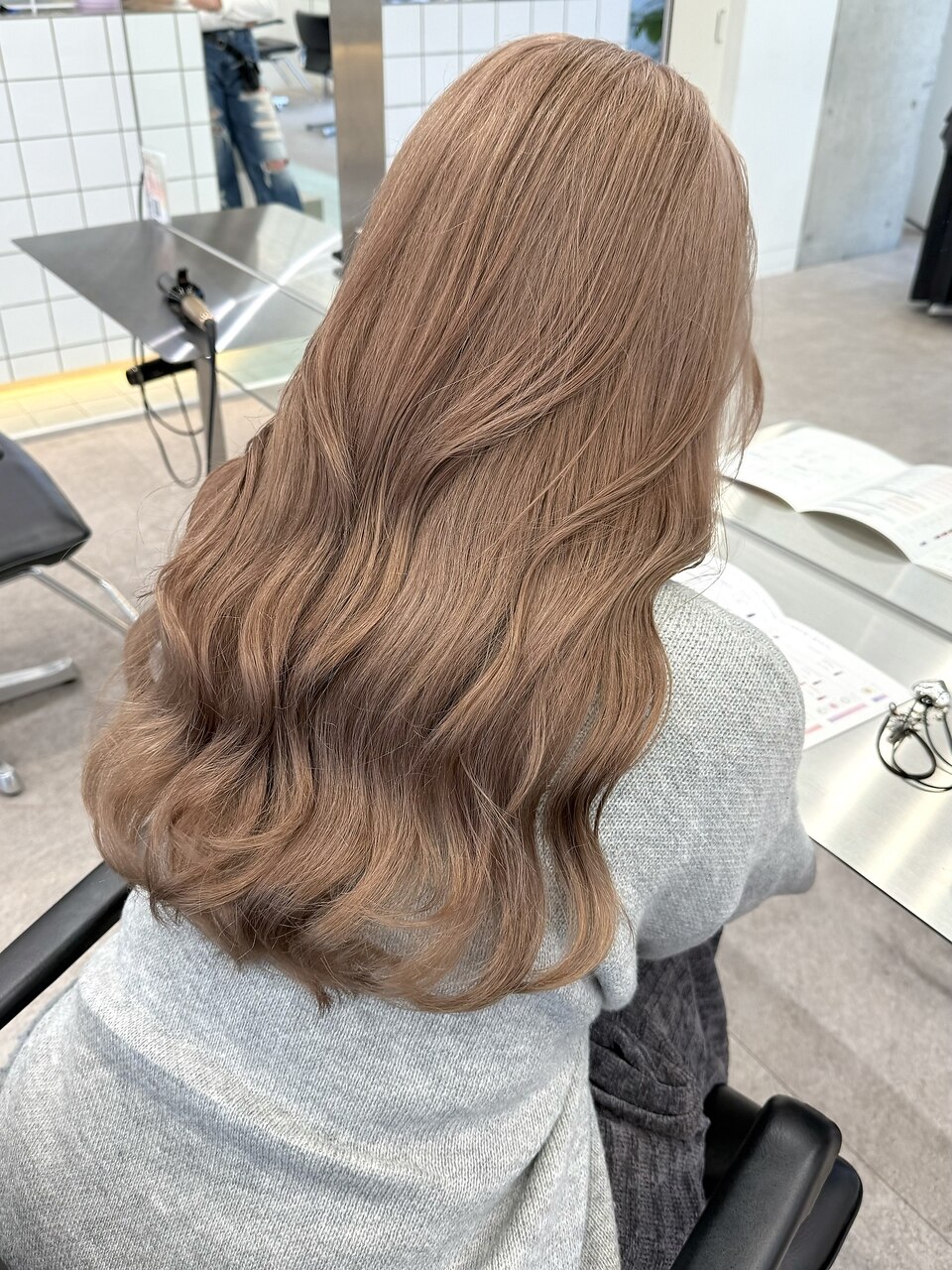 2025年-2026年冬】ミルクティーブラウンの髪型・ヘアアレンジ｜人気順