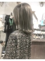 ヘアーアンドアトリエ マール(Hair&Atelier Marl)&nbsp;【Marl】オリーブグレージュカラーの外ハネセミディ☆