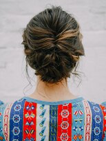 アラワラブルー(arrawarra blue)&nbsp;大人可愛いルーズな巻き髪アップ/20代/30代/40代/50代/倉敷/南町