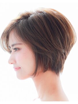 ルチア(Lucia) メリハリショートボブ/くびれ/パールベージュ/30代40代50代