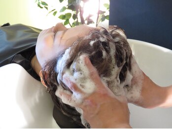 サワロヘア(Saguaro hair)の写真/【円町駅3分】炭酸クレンジングで、シャンプーでは落とし取れない汚れをスッキリ◎頑張る自分にご褒美を★