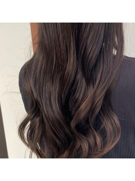 サラジュ 西宮北口店(SARAJU) ■柔らかオリーブブラウンカラー/マット【村上 陽菜】