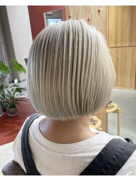 ディードットログ 大和西大寺店(D.Log) 外国人風ブロンド ハイトーン ダブルカラー ケアブリーチ