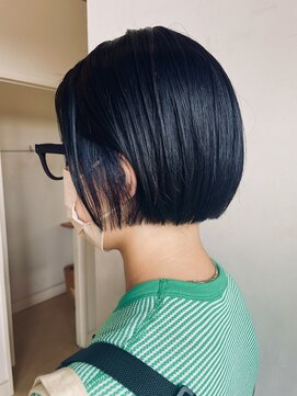 シャンプーボーイ 佐世保駅前店(SHAMPOO BOY) ブルー切りっぱなしボブ