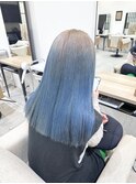 ベージュ　ブルーグラデーション