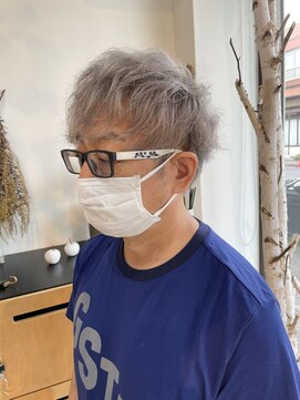 ノア(noa.) 男性にもオススメ！ホワイトグレーカラー