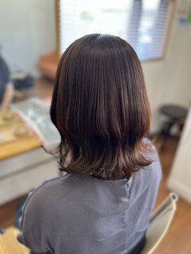 オッタントゥーノ(OttantunO 81) 外ハネくびれミディアム