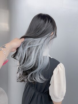 サイ アオヤマ(sai AOYAMA) ホワイト/イヤリングカラーホワイト/イヤリング