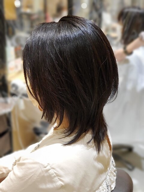【最新ヘアスタイル・50代髪型】ショートウルフヘア×黒髪