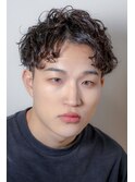 ビジネスカジュアル20代30代ツーブロマッシュパーマ秋ヘアー