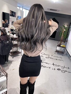 キング 高槻(K!ng) ハイライトカラーミルクティーベージュレイヤーカット