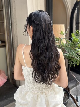 エヴリンアンドペイジ(Evelyn&paige) ねじりハーフツイン/ヘアセット【神戸/元町】