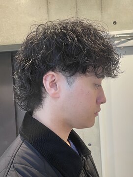 ウルフ　波巻きスパイラル　波巻きパーマ　ツーブロック　メンズ