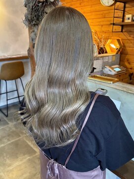 ビスクヘアデザイン(bisq hair design) グレージュ　艶髪　髪質改善　ブリーチ　ピンクベージュ　韓国風